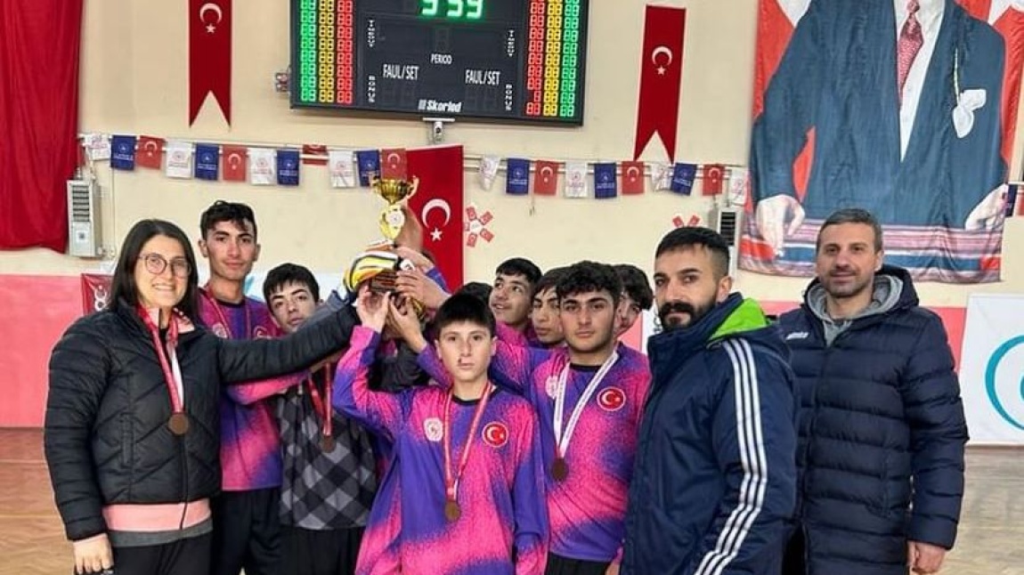 Erkek Futsal Takımımız Ardahan ikincisi oldu.